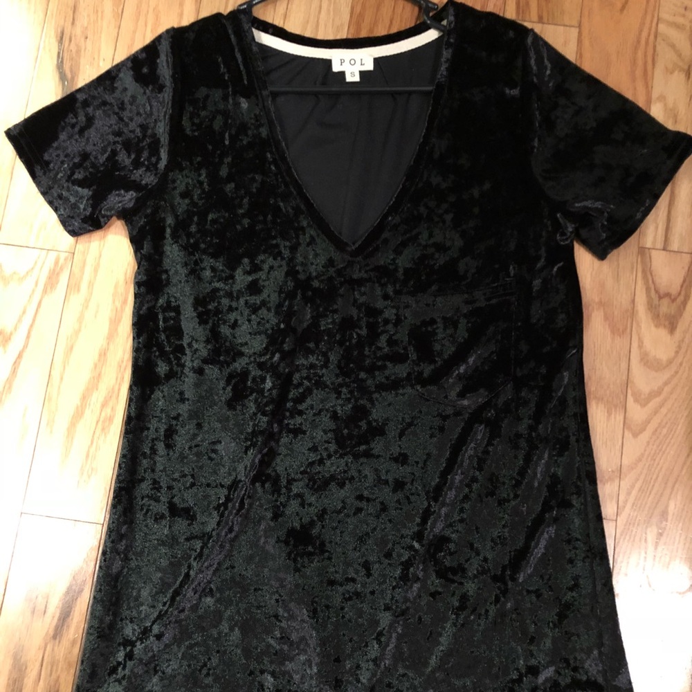 Velvet black pocket tee!